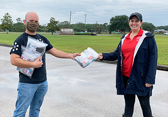 Pacer donates masks